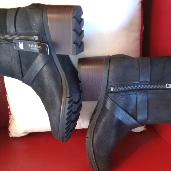 Sorel Cate Buckle Bootie - Picture 6 of 15